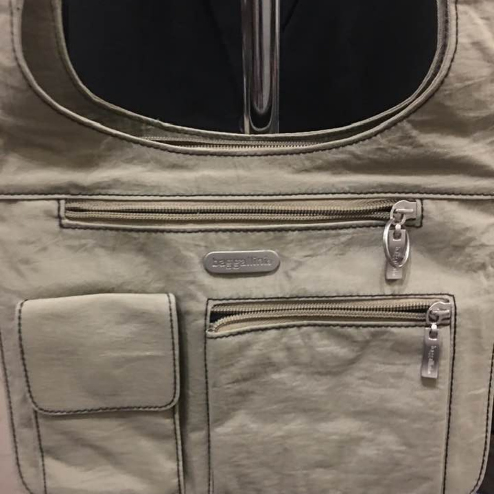 Baggallini Tan Bag